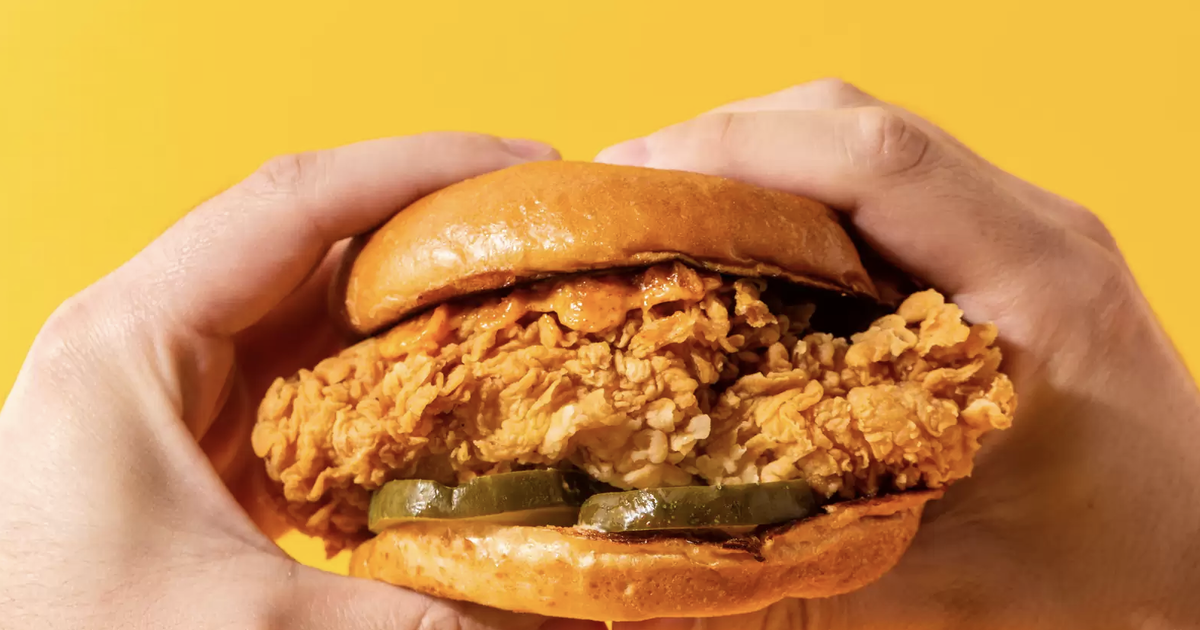 Popeyes $6 Big Box Deal: Get Fried Chicken, Two Sides, and a Biscuit -  Thrillist