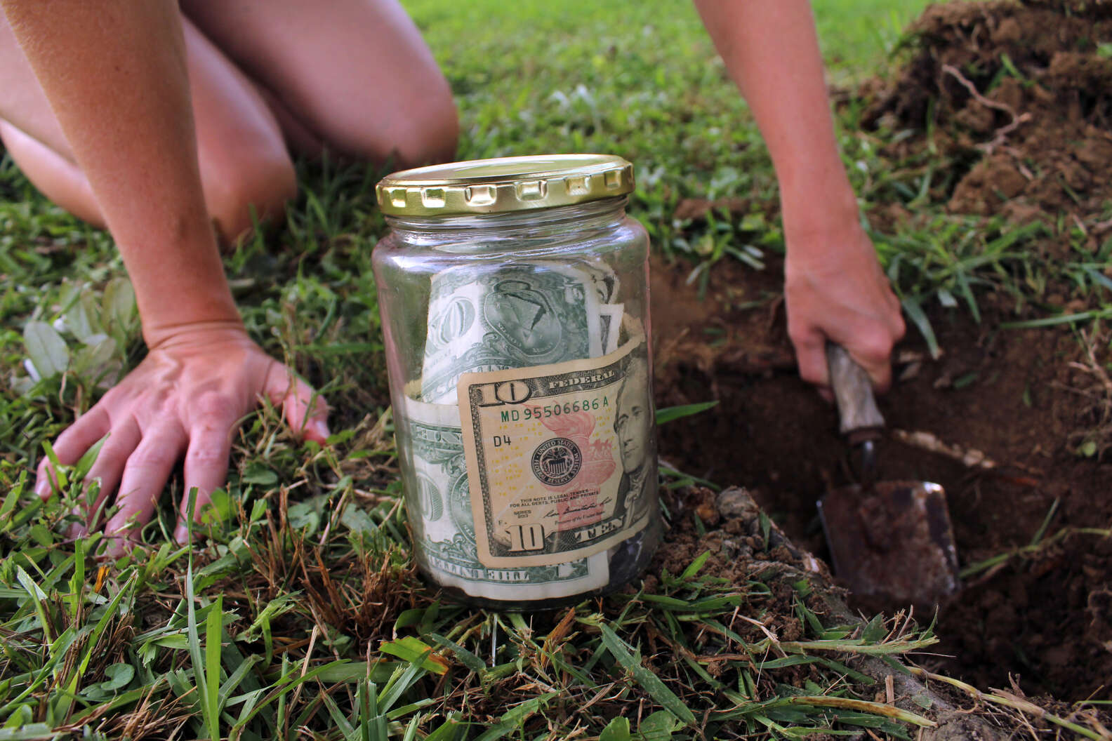 [https://assets3.thrillist.com/v1/image/3095329/1584x1056/crop