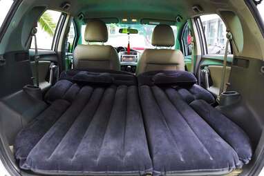 Onirii Inflatable Car Air Mattress with Back Seat Pump