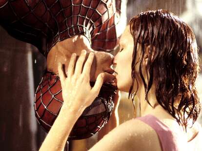 tobey maguire spider man, spider man kiss