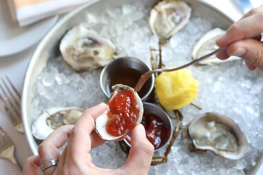 Hank’s Seafood Restaurant