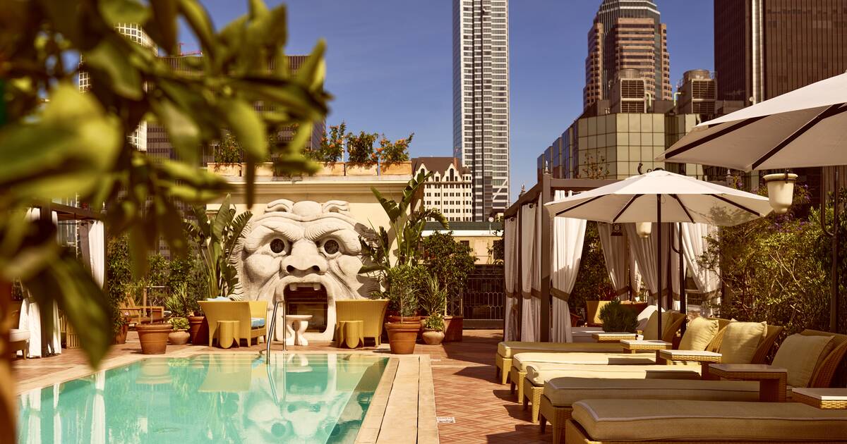 Best Pool Bars in Los Angeles: Where to Cool Off This Summer - Thrillist