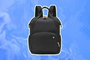 Thrillist floating outlet backpack