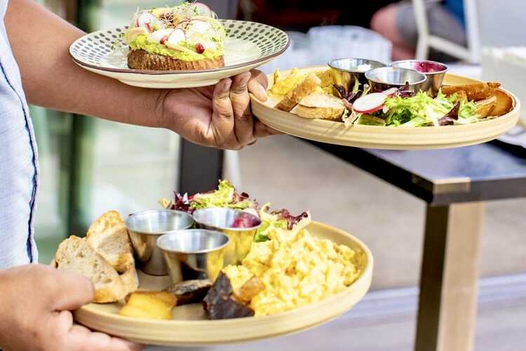 Brunch in long deals beach