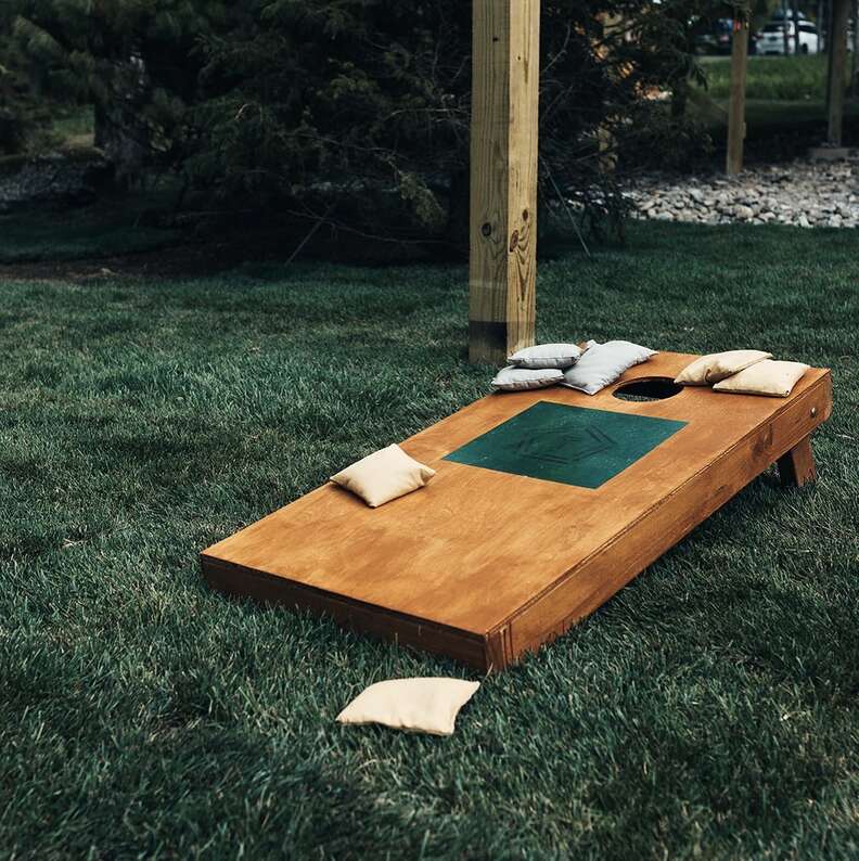 cornhole board
