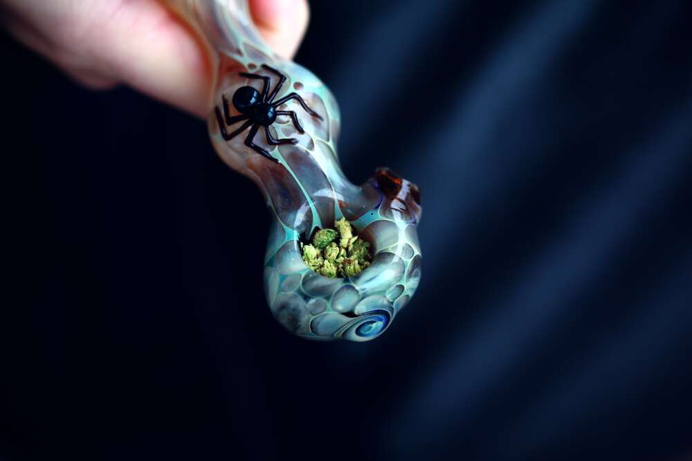How To Clean Your Pipes, Bongs, And Vapes - Thrillist