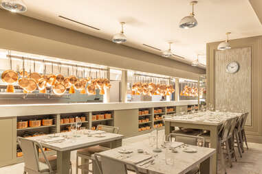 Kitchen servery