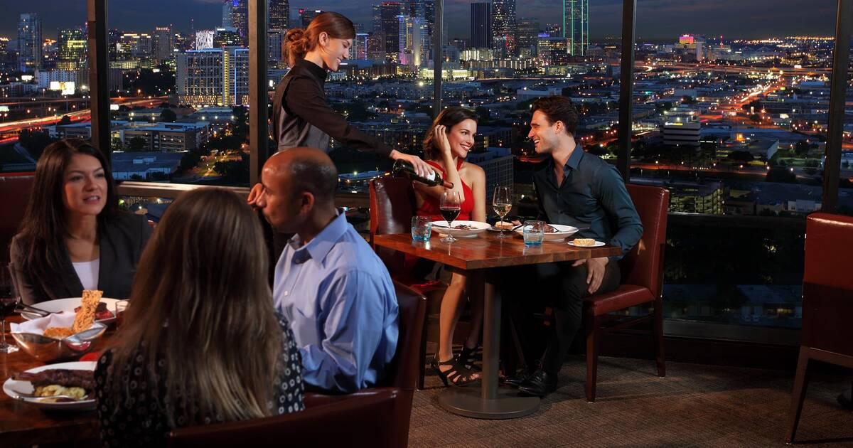 Celebrate Your Anniversary at Vegas' Most Romantic Restaurants