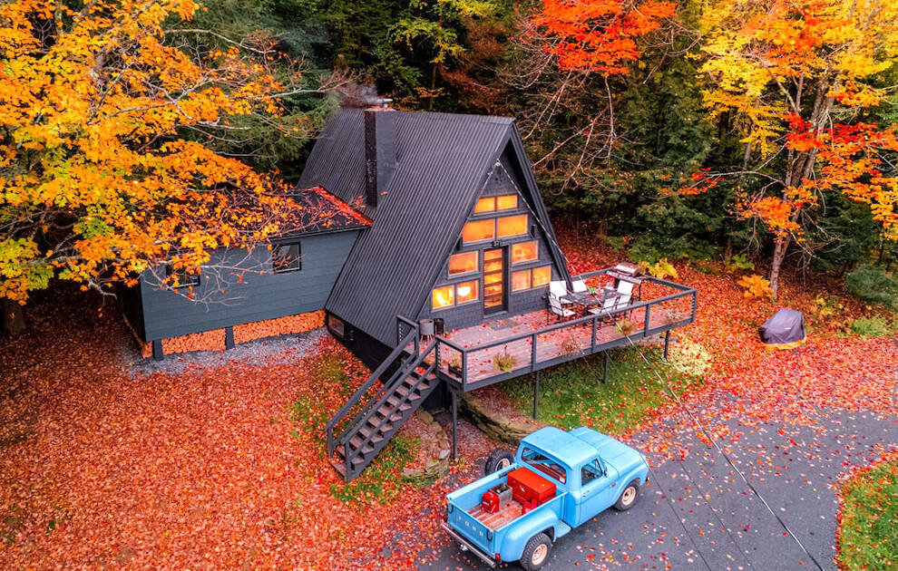 Best Airbnbs in New England for Fall Foliage: Where to Stay This