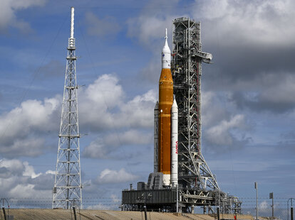 Artemis I SLS launch