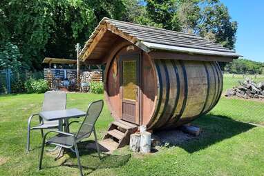 wine barrel airbnb germany