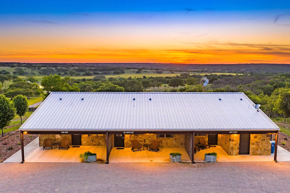 Best Farm Stays on Airbnb in 2022: Book a Remote Weekend Getaway ...