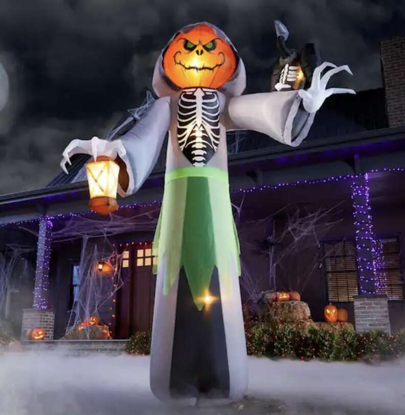 Giant deals halloween decorations