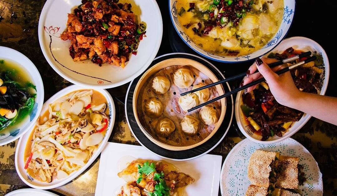 Apparently Chinese Food Takeout Boxes Unfold Into Plates