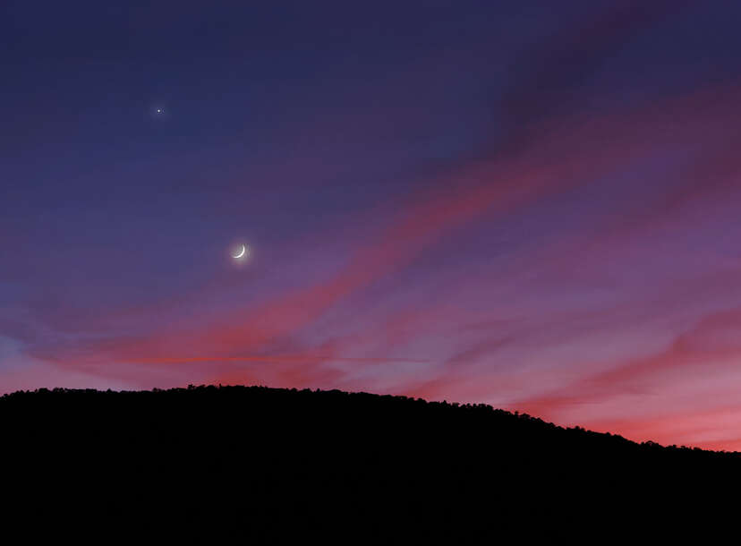 How to See the Mars & Moon Conjunction in September - Thrillist