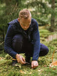 Harvest Edible Plants & Mushrooms with These Amazing Workshops Around the World