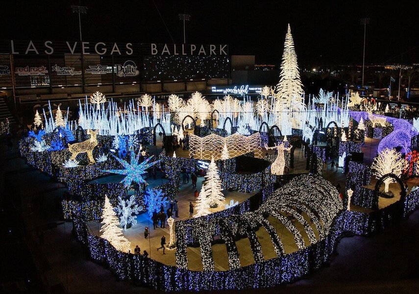 Huge Christmas Light Display 'Enchant on the Strip' Comes to Las Vegas