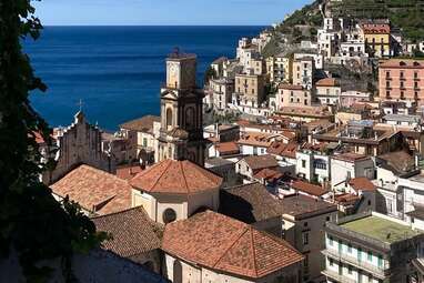 Walking tour from Minori to Maiori along the Path of the Lemons