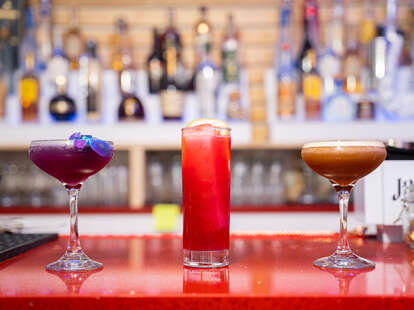 Cocktails at Ouí Cocktail Lounge