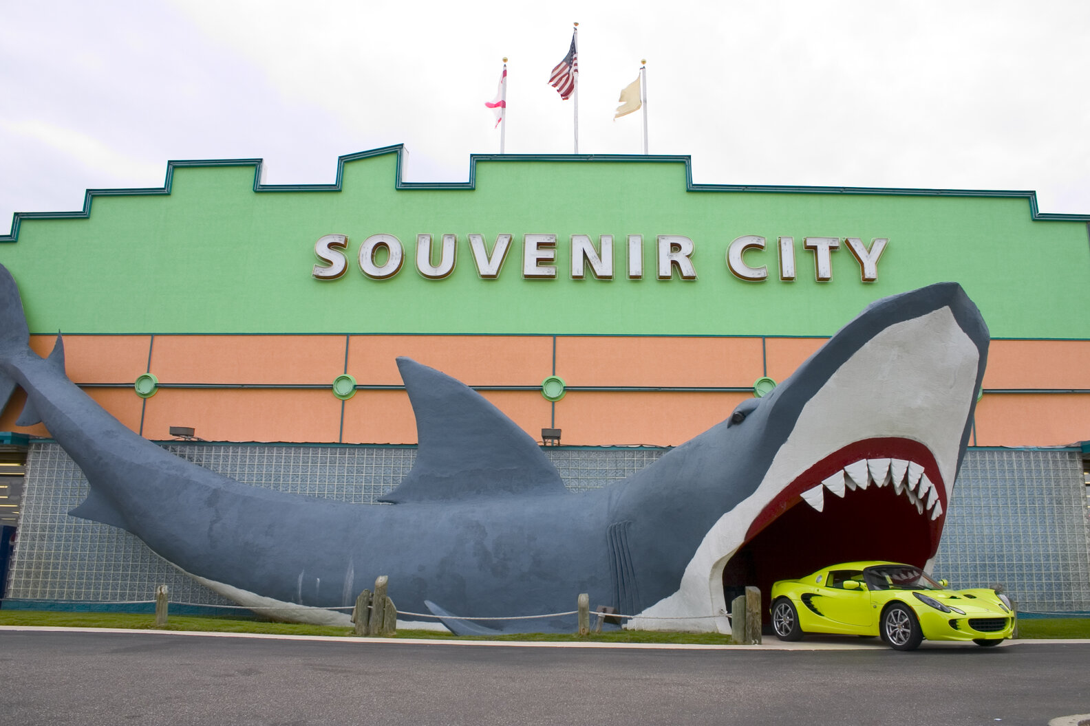 Weird Roadside Attractions in Every State to Visit on a Road Trip ...
