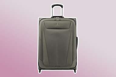 amazon luggage Travelpro