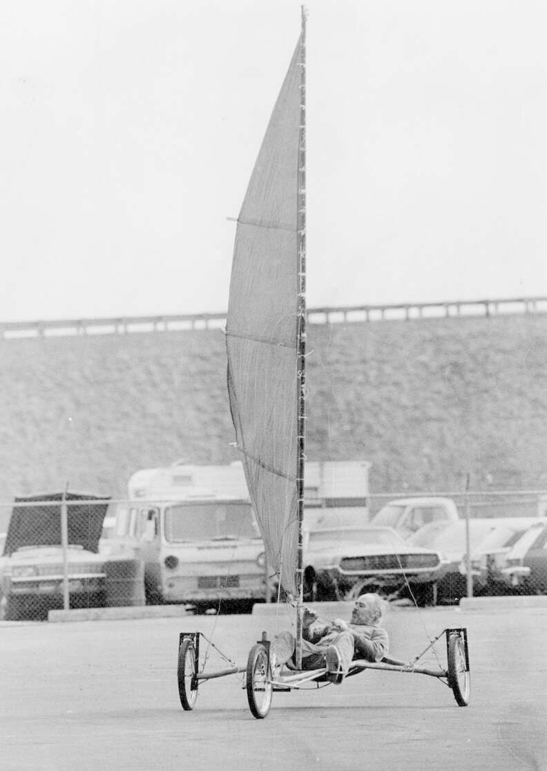 sand yachting