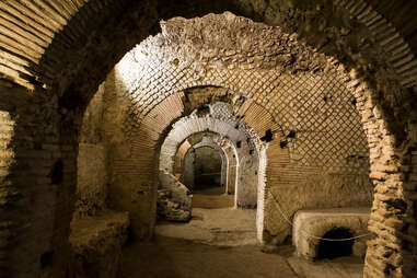 underground Napoli archaeological excavation