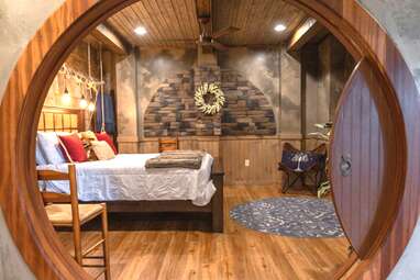 Stylish “Hobbit Knoll” surrounded by the Blue Ridge Mountains