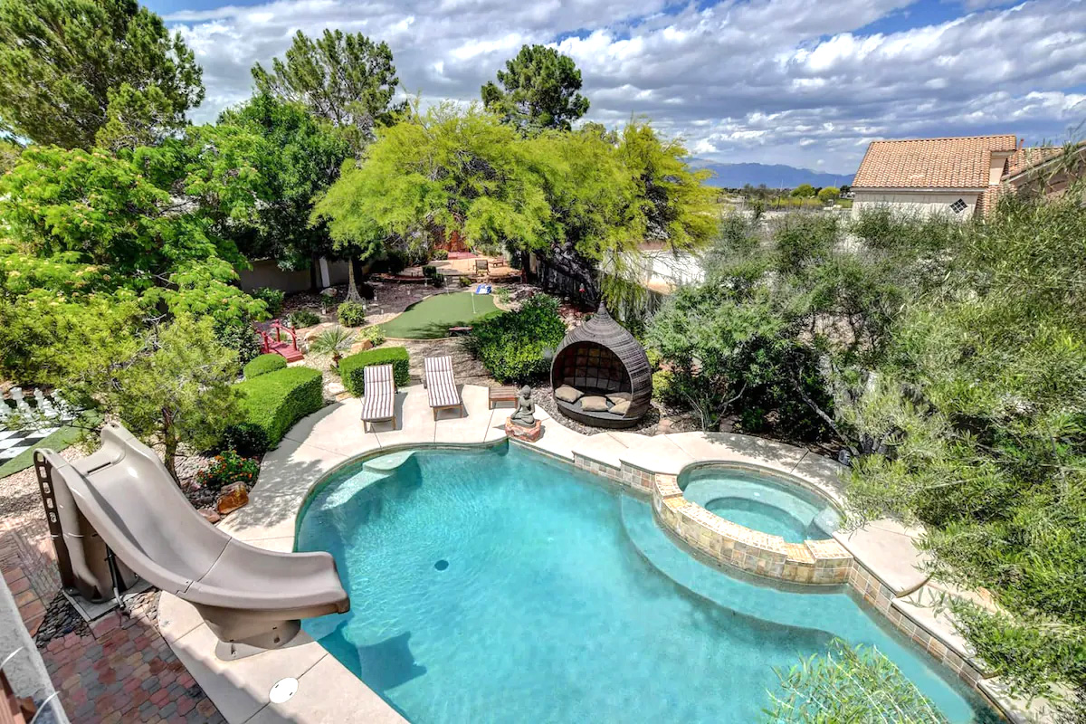 Best Airbnbs in Las Vegas for Bachelor and Bachelorette Rentals - Thrillist