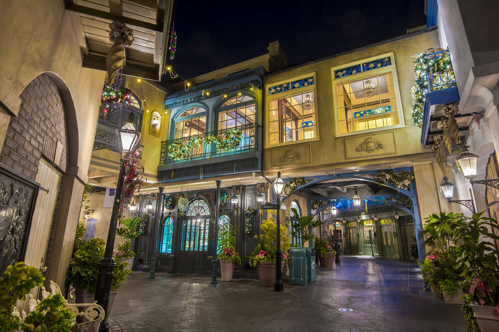 Walt Disney World's Secret Club - Club 33