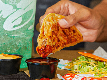 Grilled Cheese Dipping Taco taste test