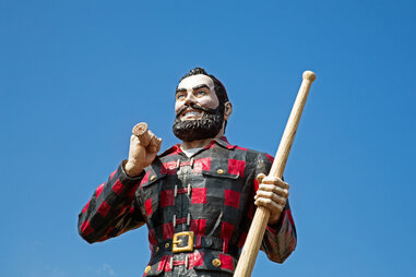 Paul Bunyan statue, paul bunyan in bangor maine