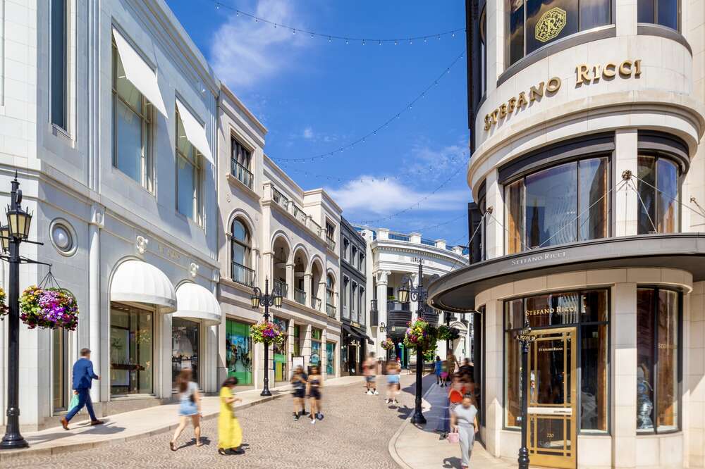 Tourists, high-end shoppers returning to Rodeo Drive