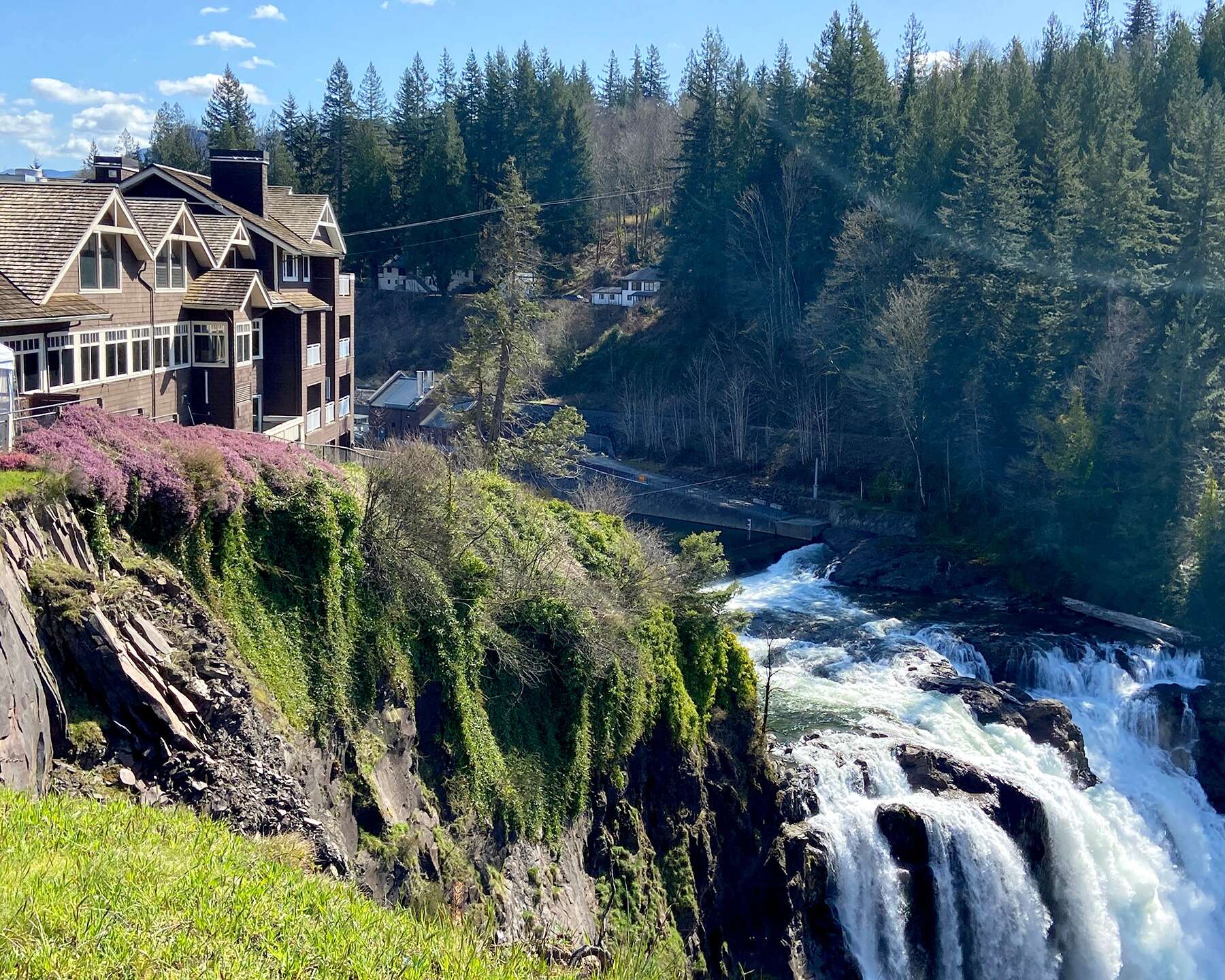Salish Lodge overlooking waterfall