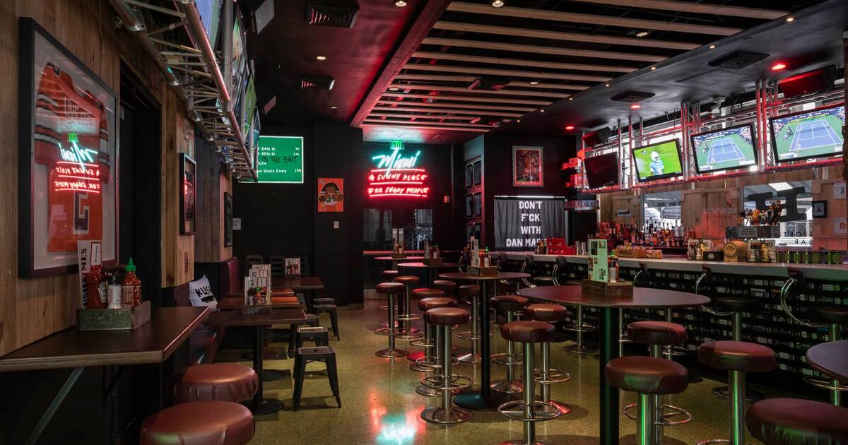 Best Places to Watch Football in Miami: Where to Tailgate & Watch the  Dolphins - Thrillist