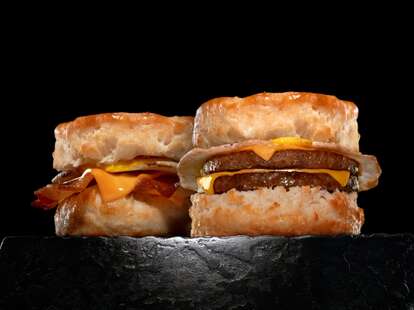 Hardee’s Breakfast Hours: Start Your Day with a Bang!