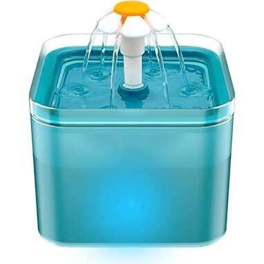 A water fountain to spoil your cat: AONBOY Cat Water Fountain