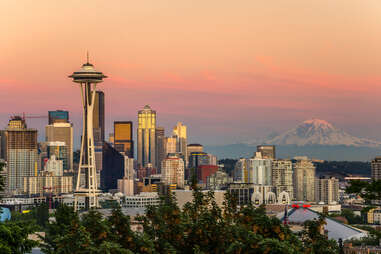 Skyline Seattle and Mount Rainier at sunset