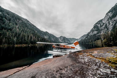 Salmon Falls Resort plane