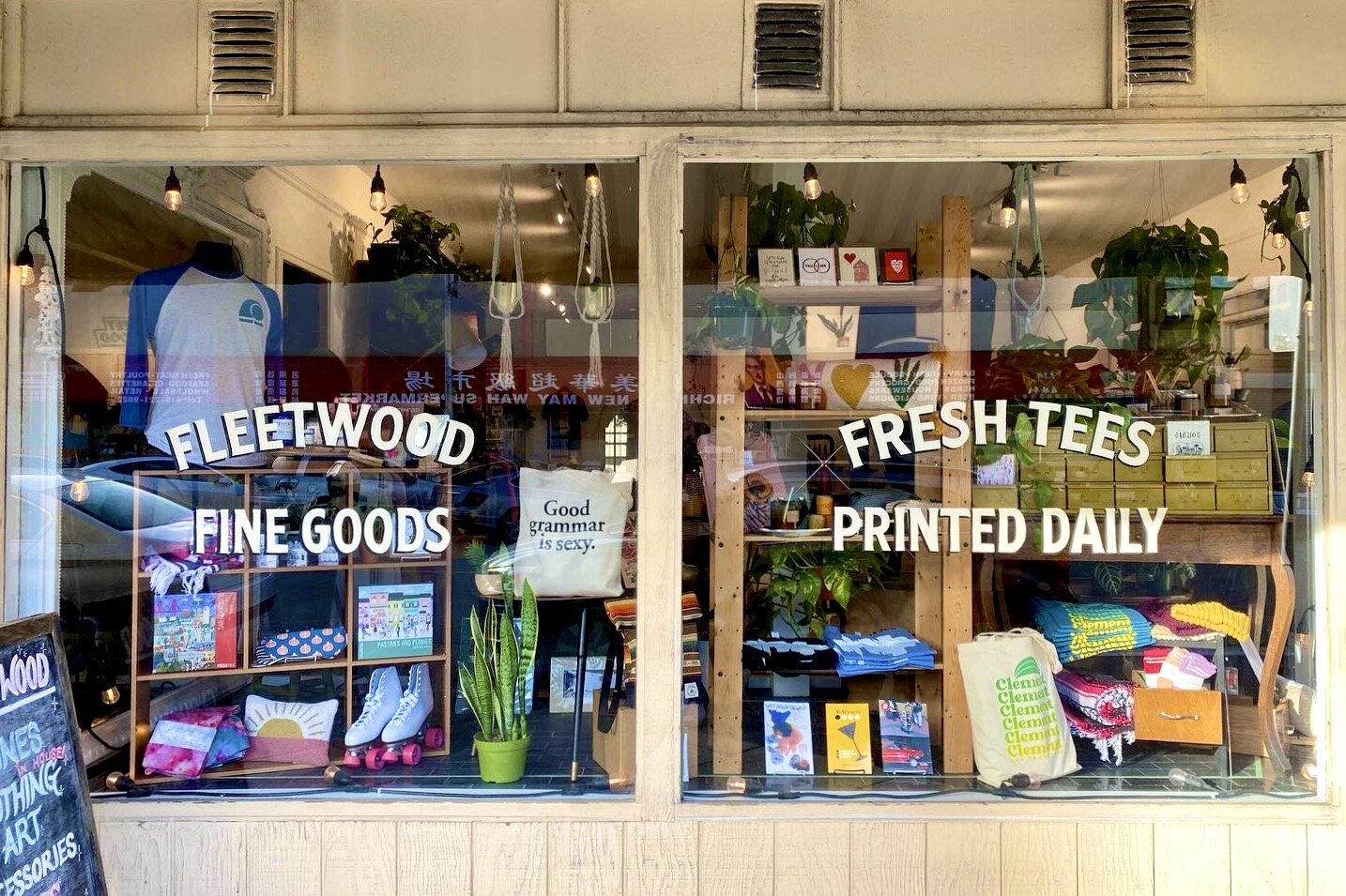 12 Creative Retail Display Ideas To Try In Your Store, 53% OFF