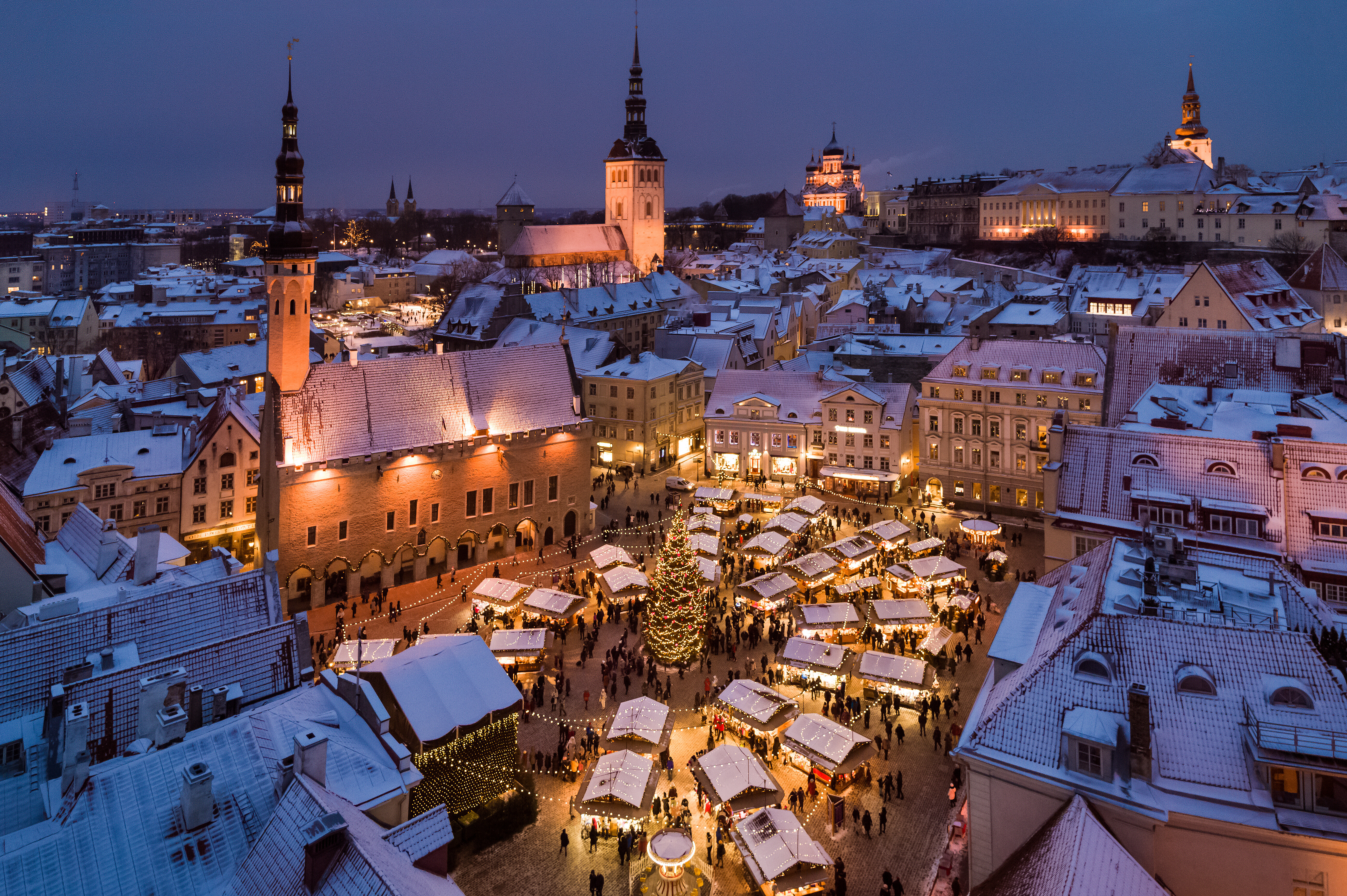 Get Into the Holiday Spirit with These Christmas Markets Around the World