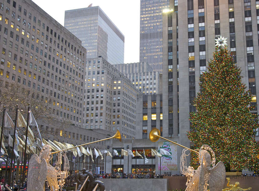 To Help Holiday Crowds, New York to Close Streets Near Rockefeller