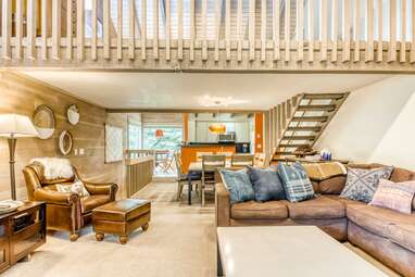 Ski-in/ski-out condo steps from Dollar Mountain
