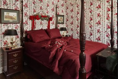 home alone hotel room