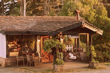 The Andiron | Seaside Inn & Cabins