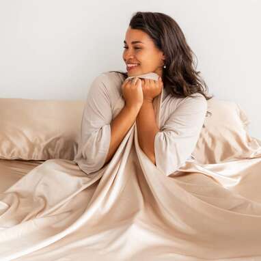 Most Luxurious Bed Sheets: Colorado Home Co 100% Silk Sheets
