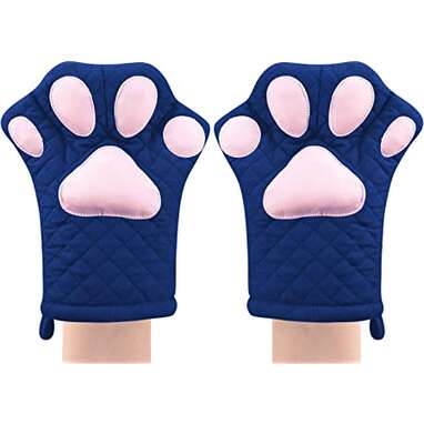Baking just got more amusing: Cat Paw Oven Mitts