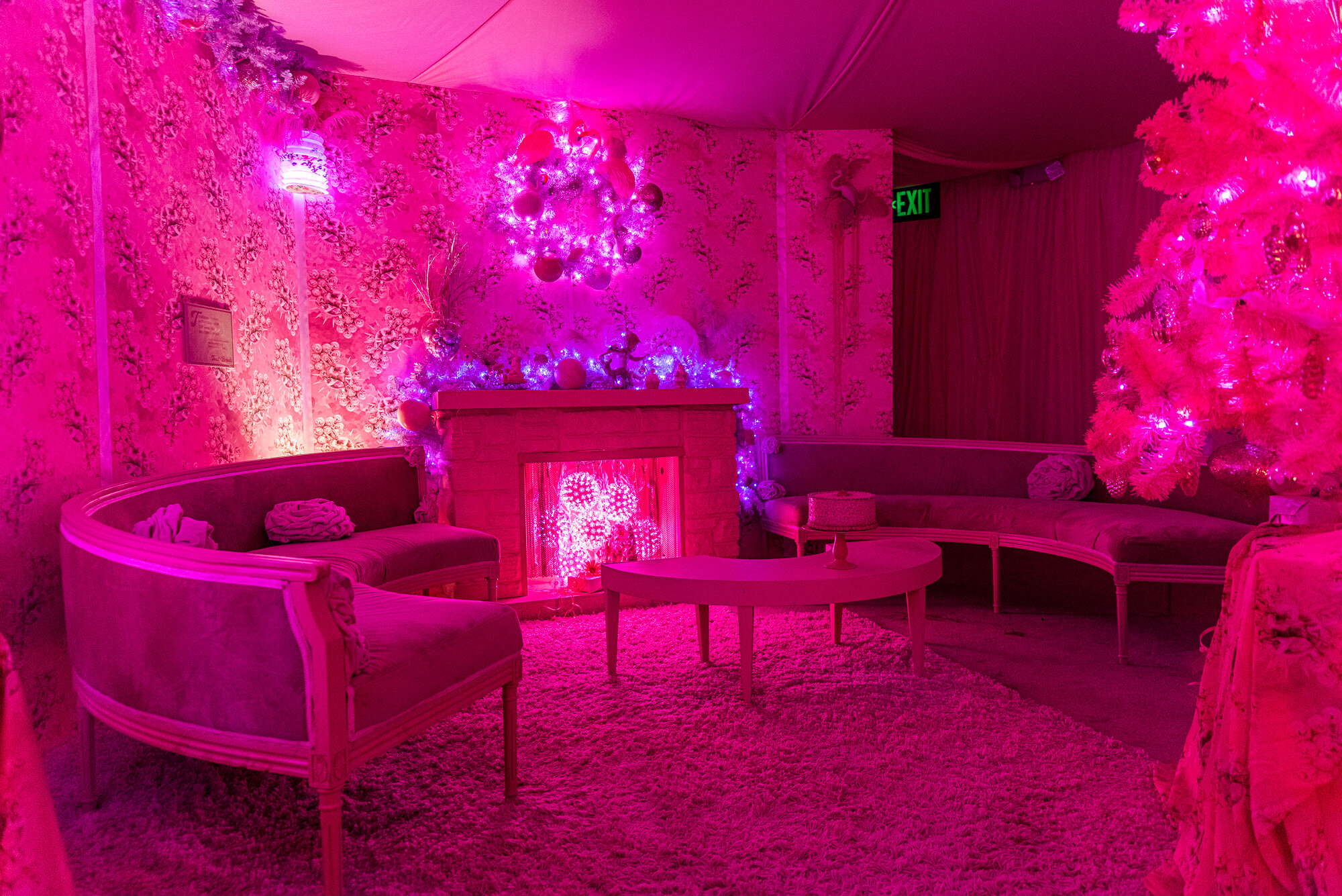 Gingerbread Yoda and Skydiving Santas Highlight This Year’s Quirkiest Christmas Events