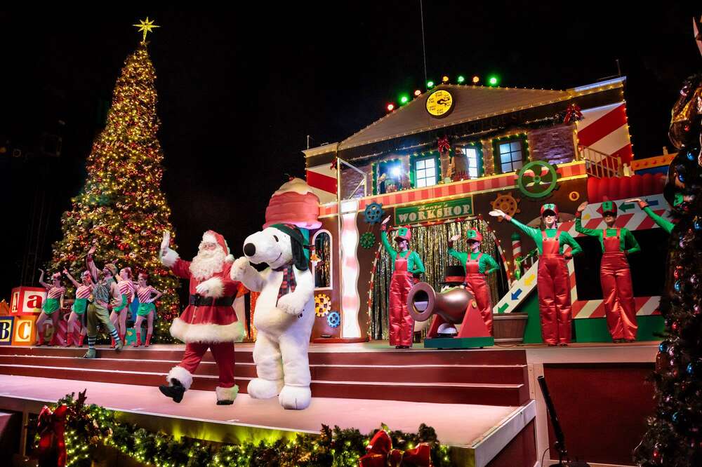 Best Amusement Parks Open in Winter: Holiday Theme Parks to Visit