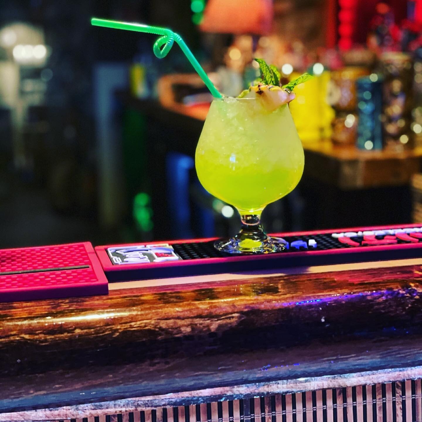 4 Kahunas Tiki Lounge